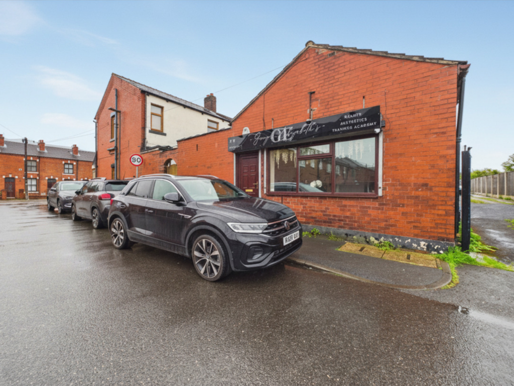 Ince Green Lane, Wigan WN2 2DA